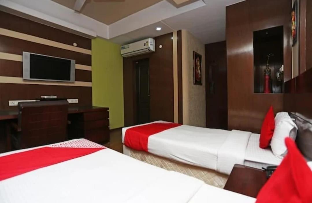 Hotel Ambassador Chocolate Inn Kalyani Exteriör bild