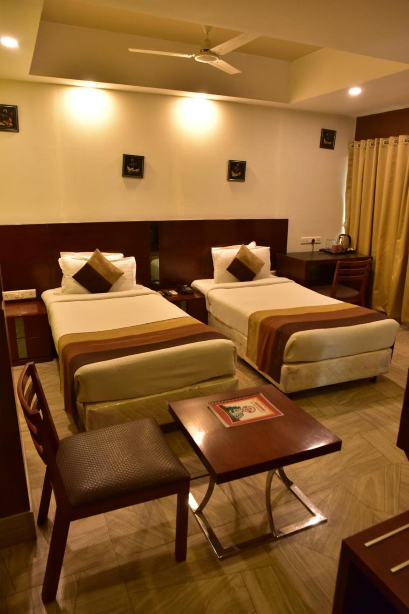 Hotel Ambassador Chocolate Inn Kalyani Exteriör bild