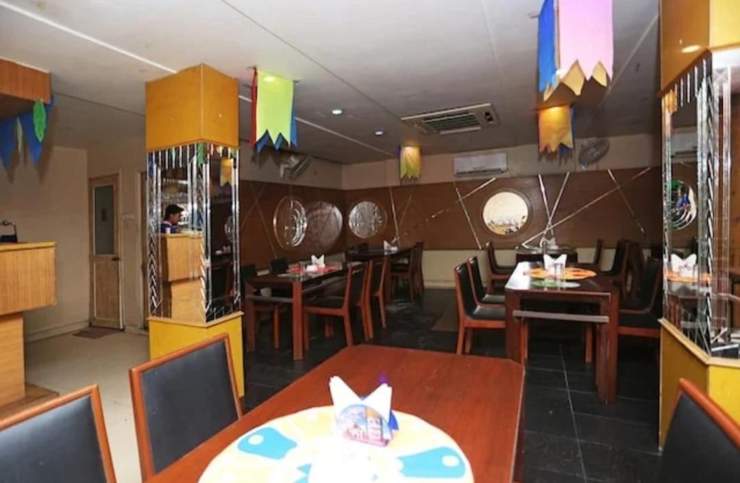 Hotel Ambassador Chocolate Inn Kalyani Exteriör bild